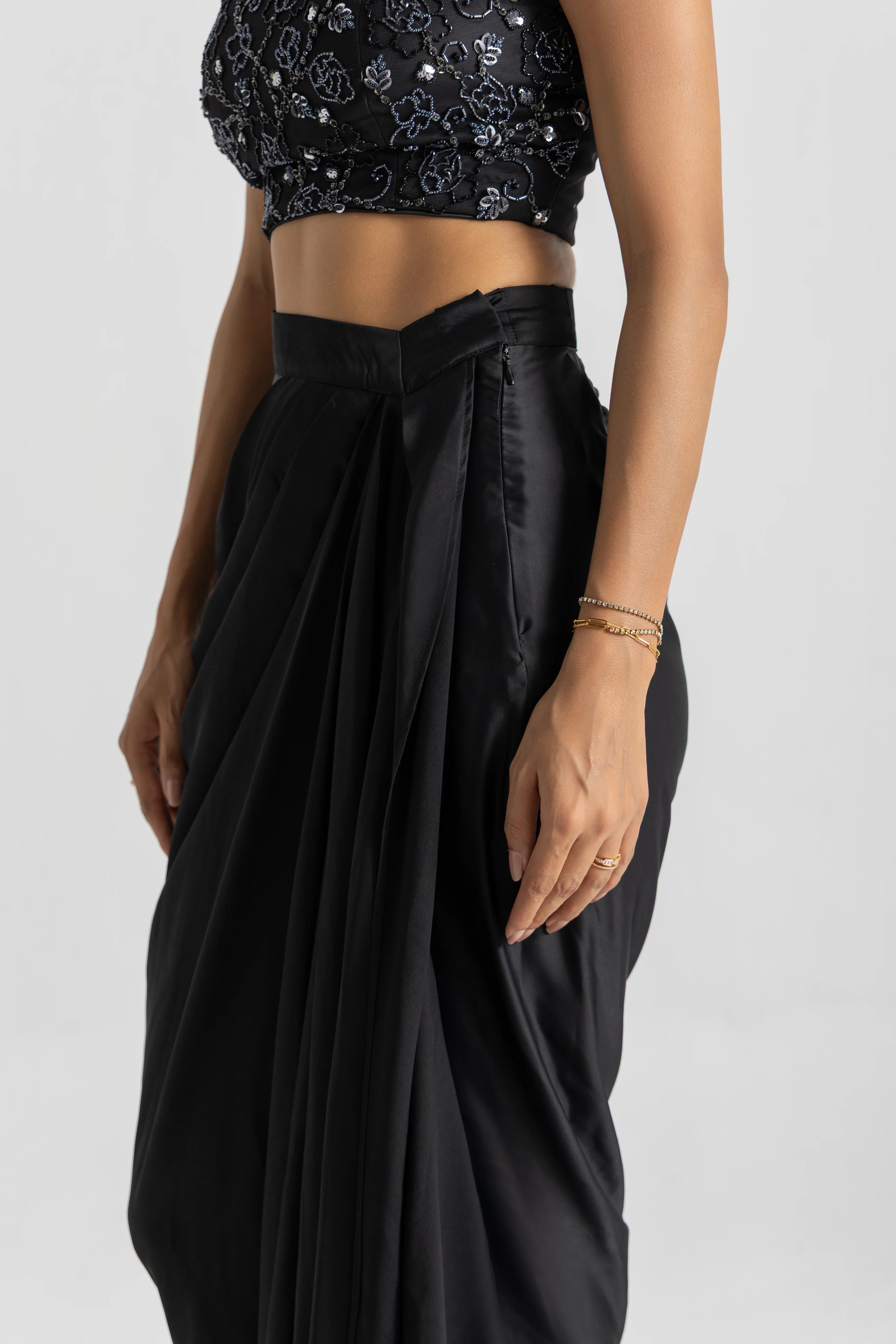 Black Orchid Drape Set - Image 8