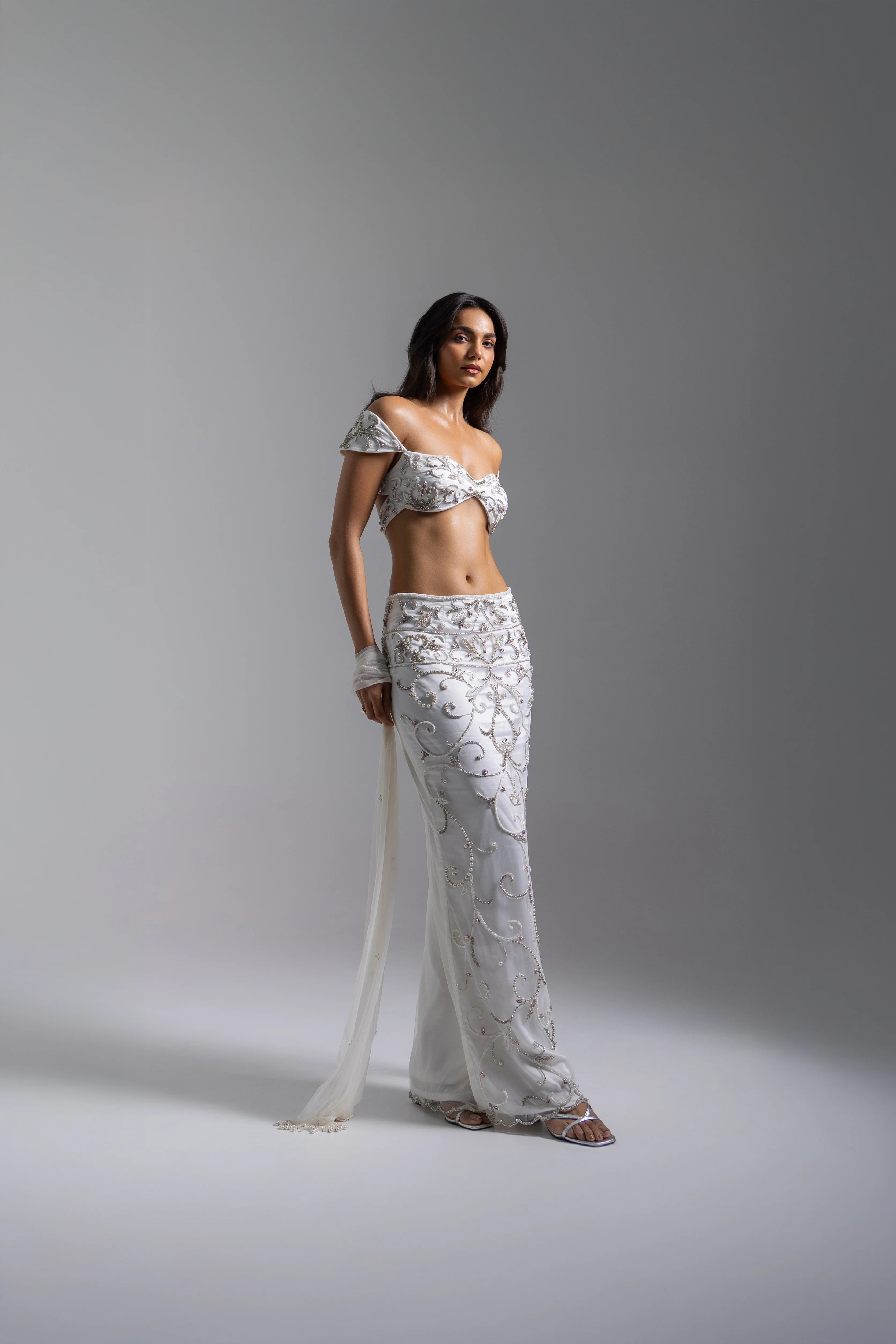 LOOK 03 - Image 13