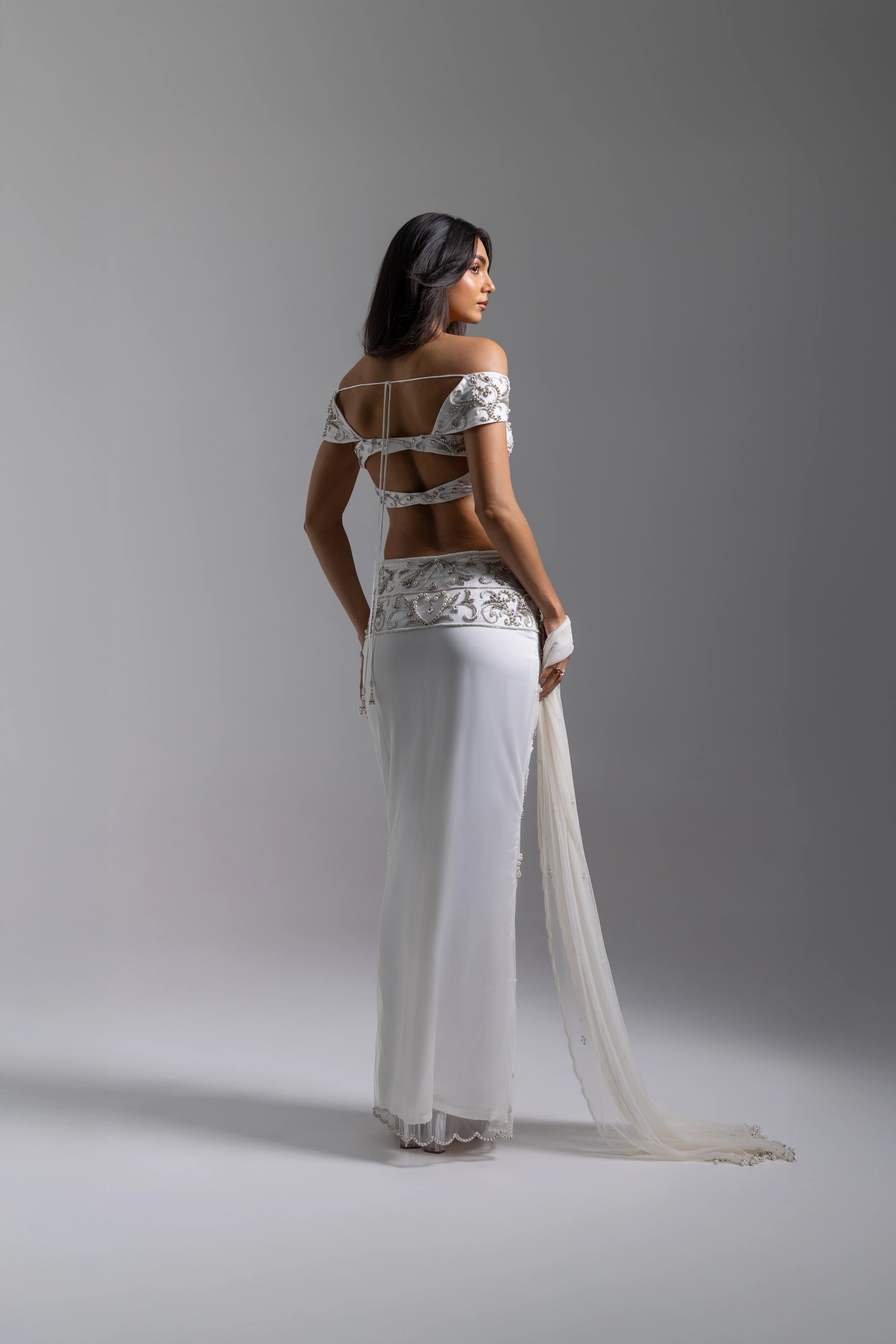 LOOK 03 - Image 6