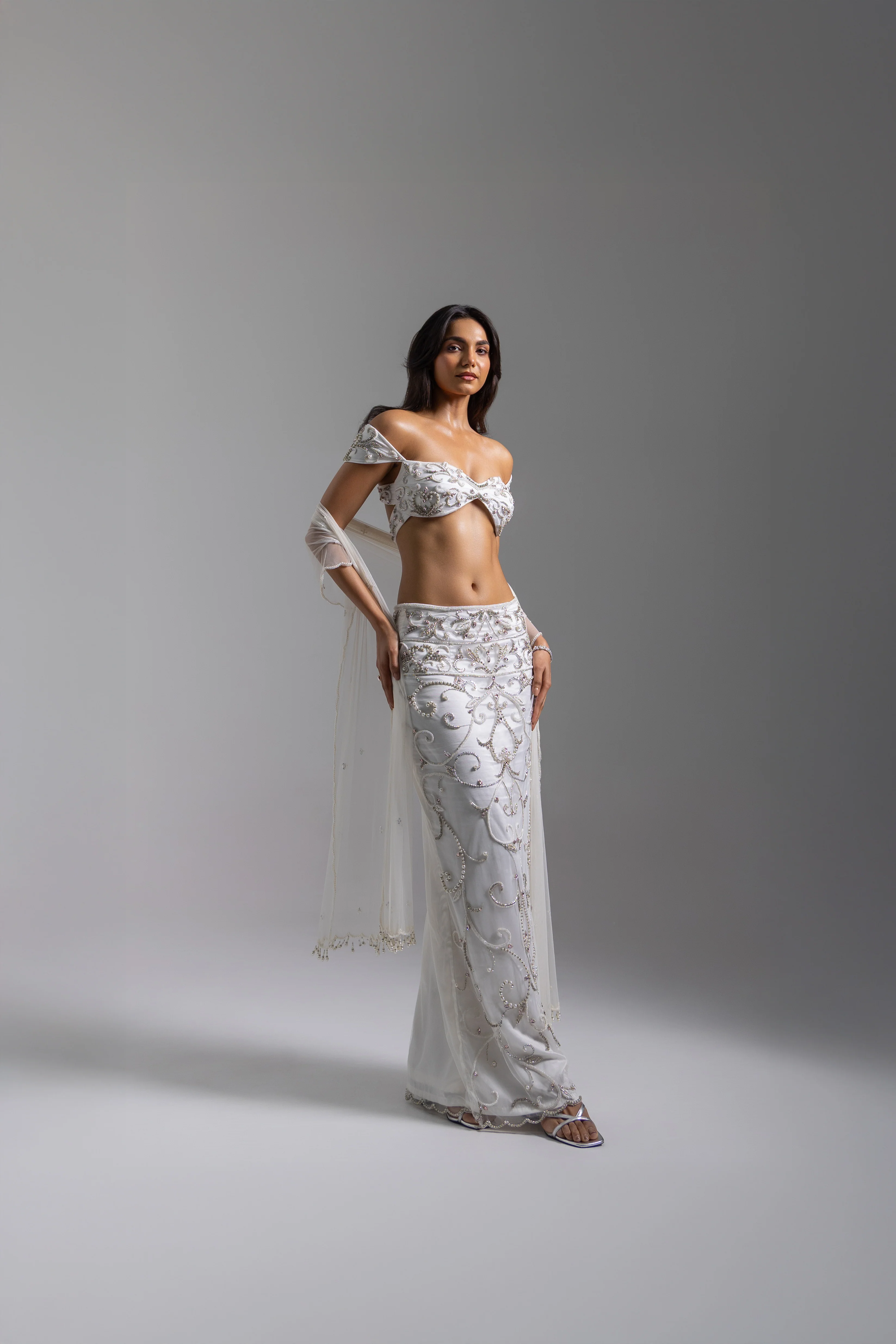 LOOK 03 - Image 7