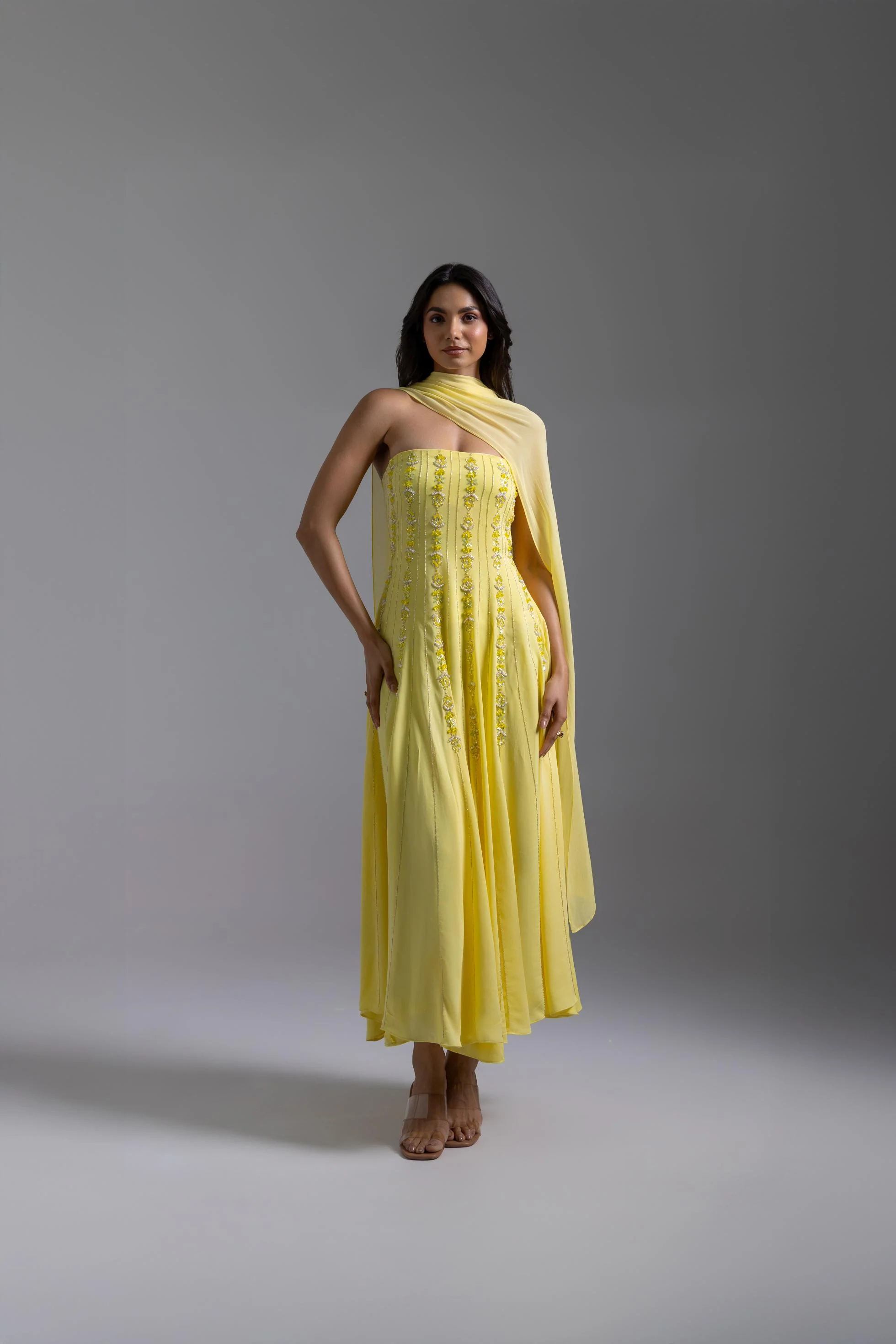 LOOK 04 - Image 11