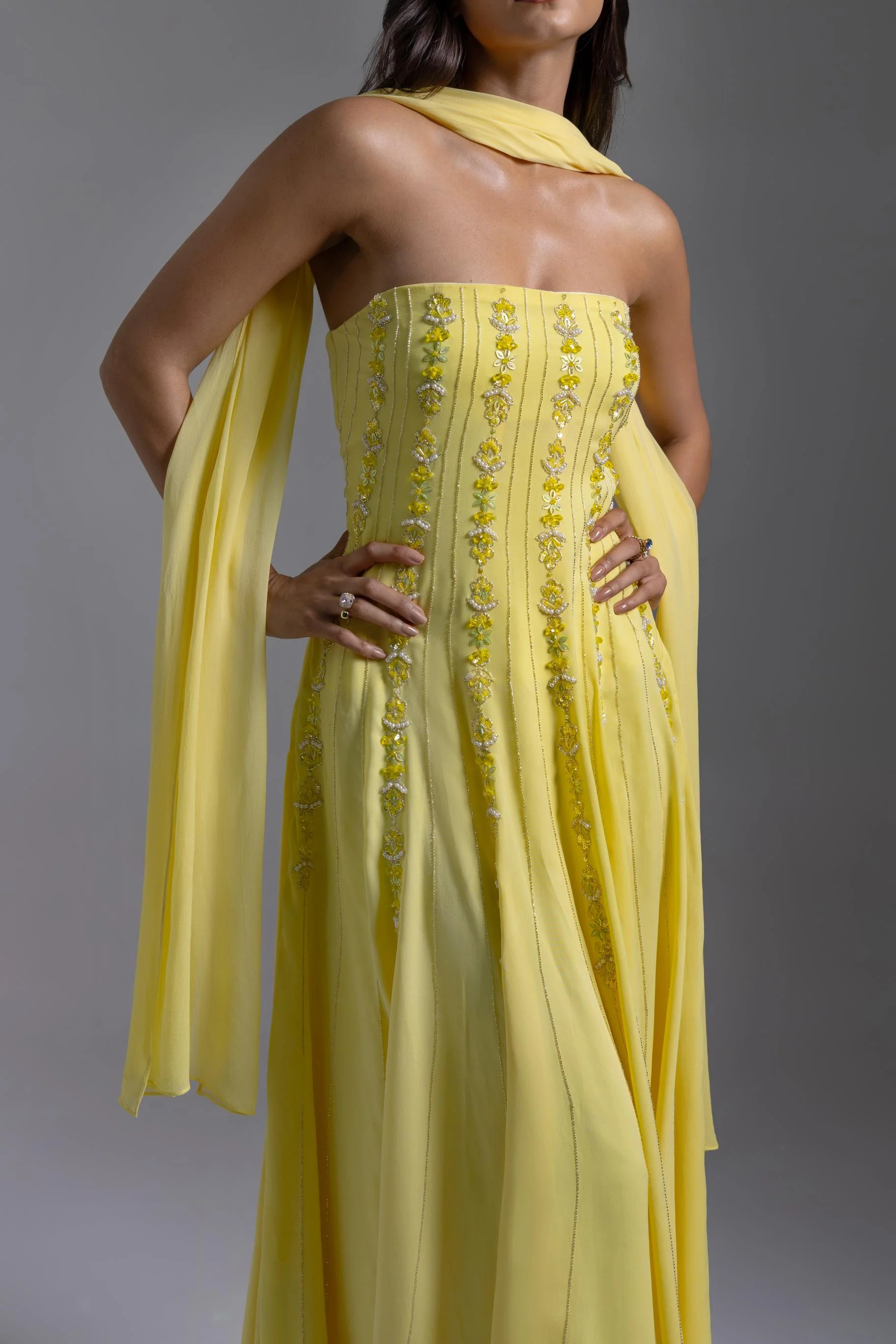 LOOK 04 - Image 12