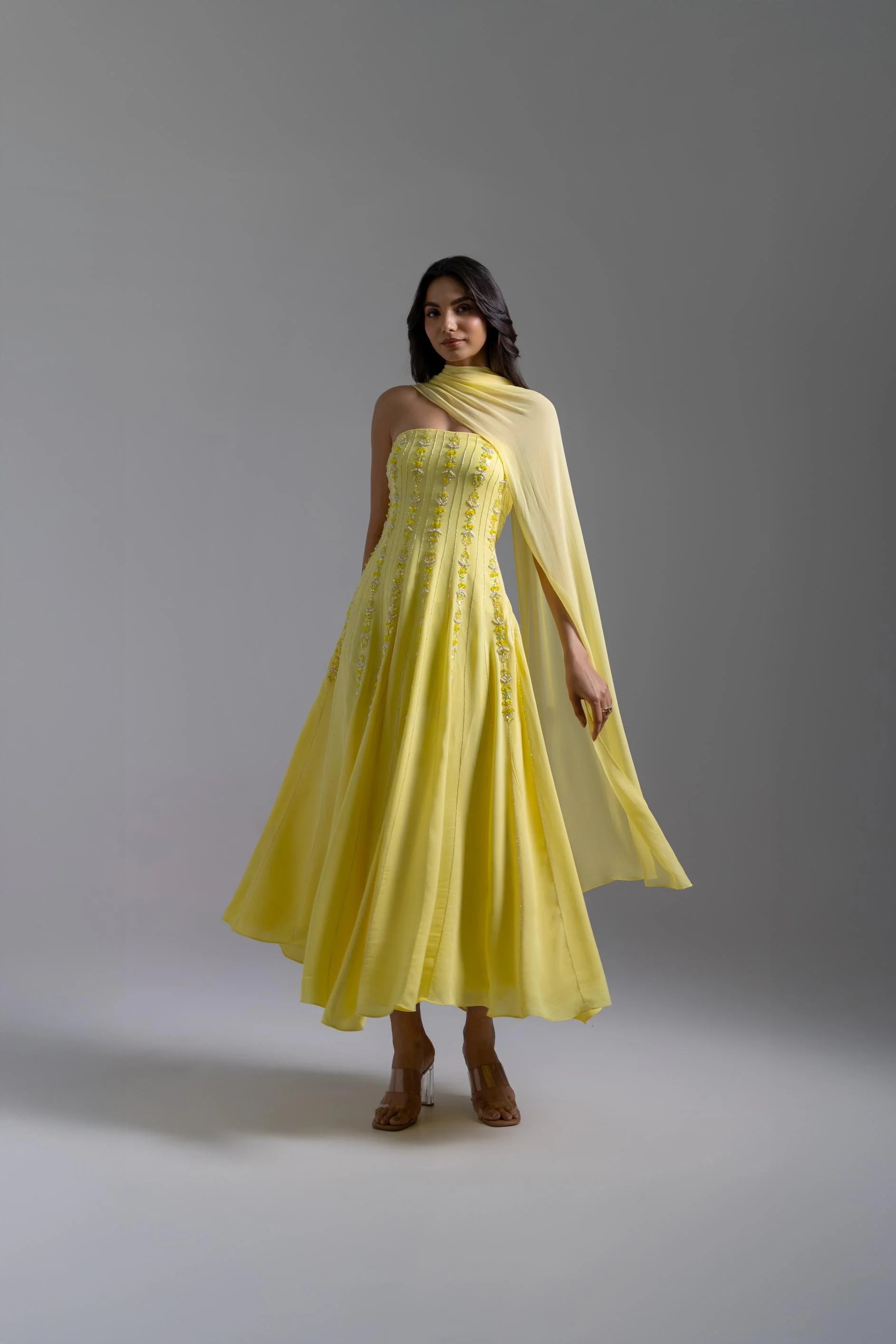LOOK 04 - Image 5
