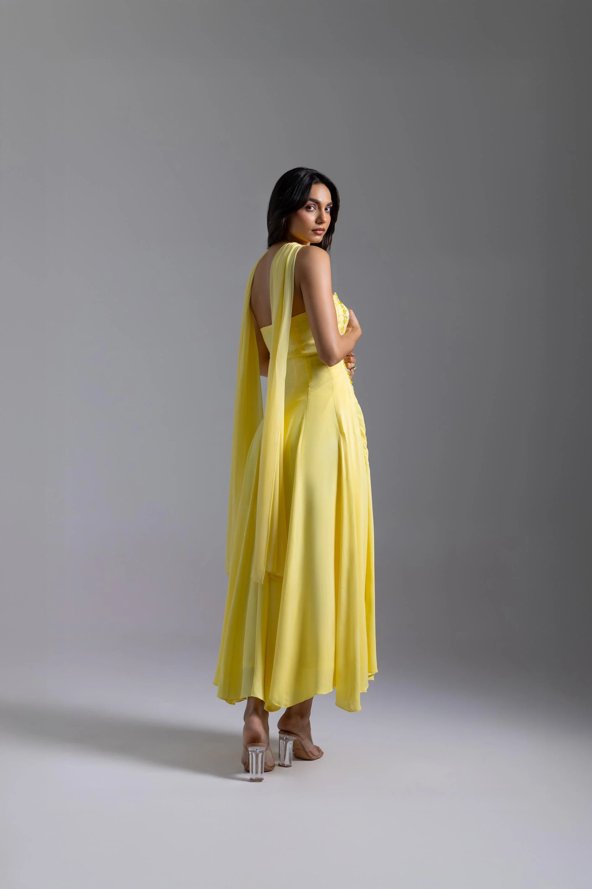 LOOK 04 - Image 6