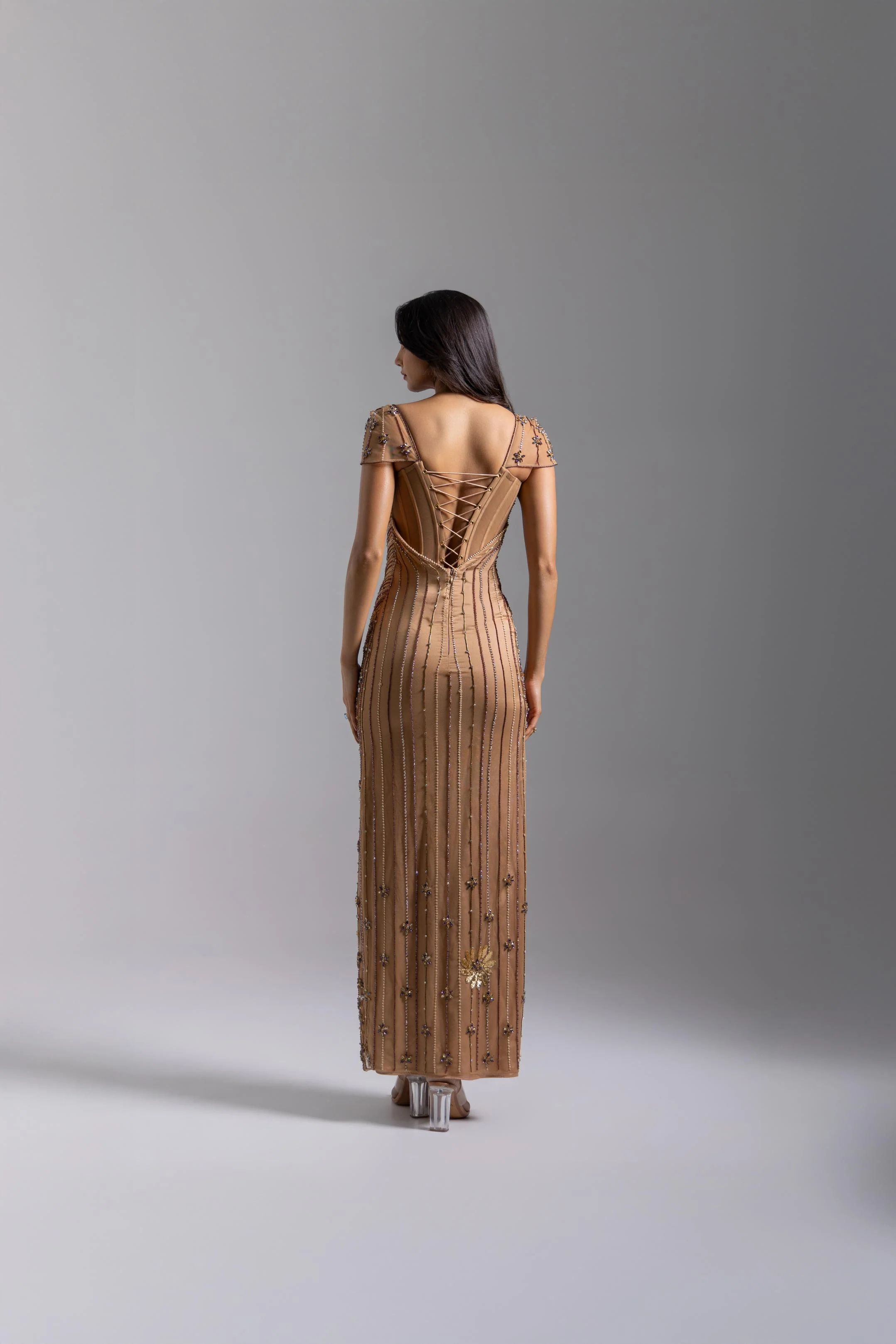 LOOK 05 - Image 7