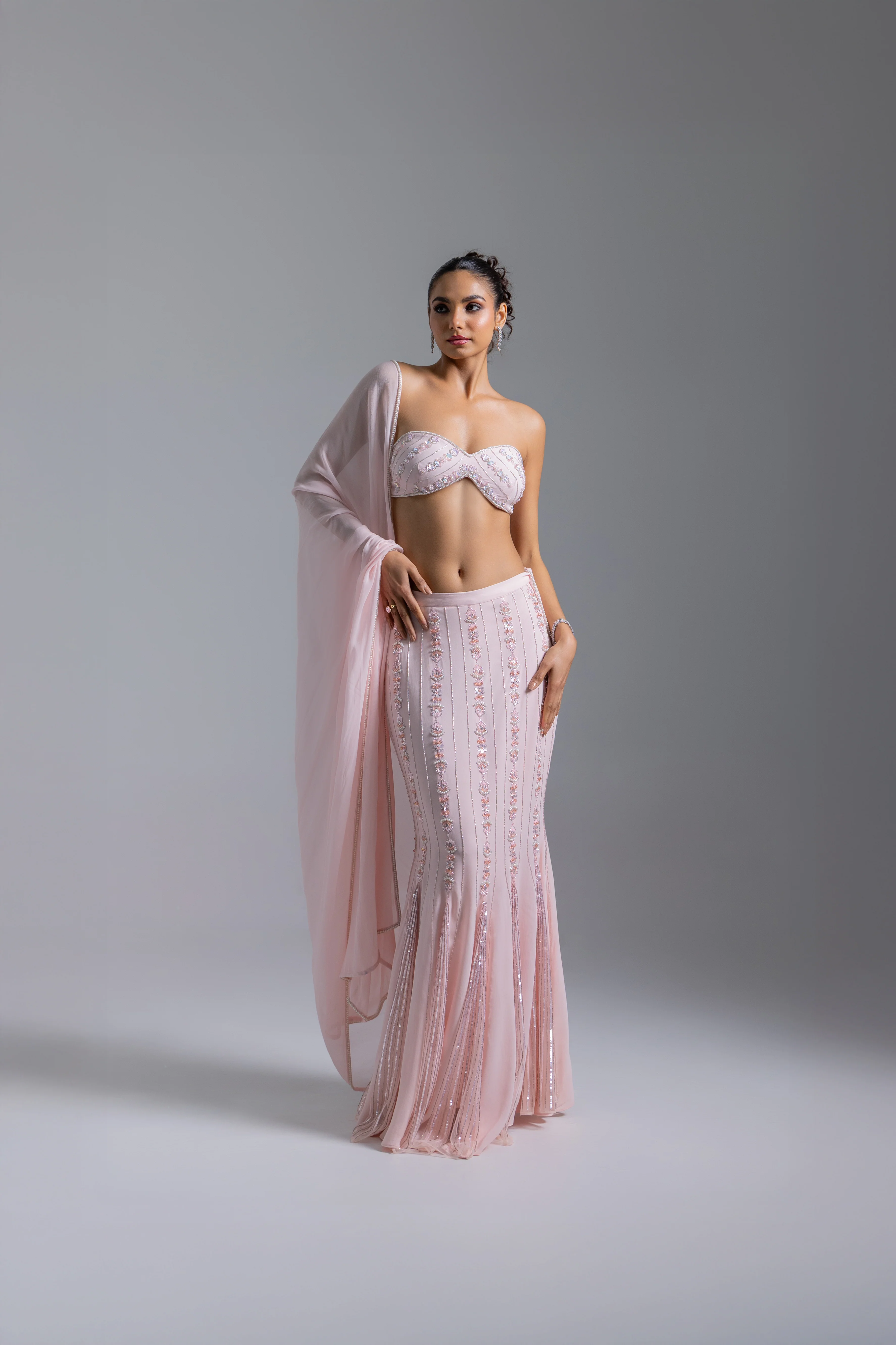 LOOK 01 - Image 3