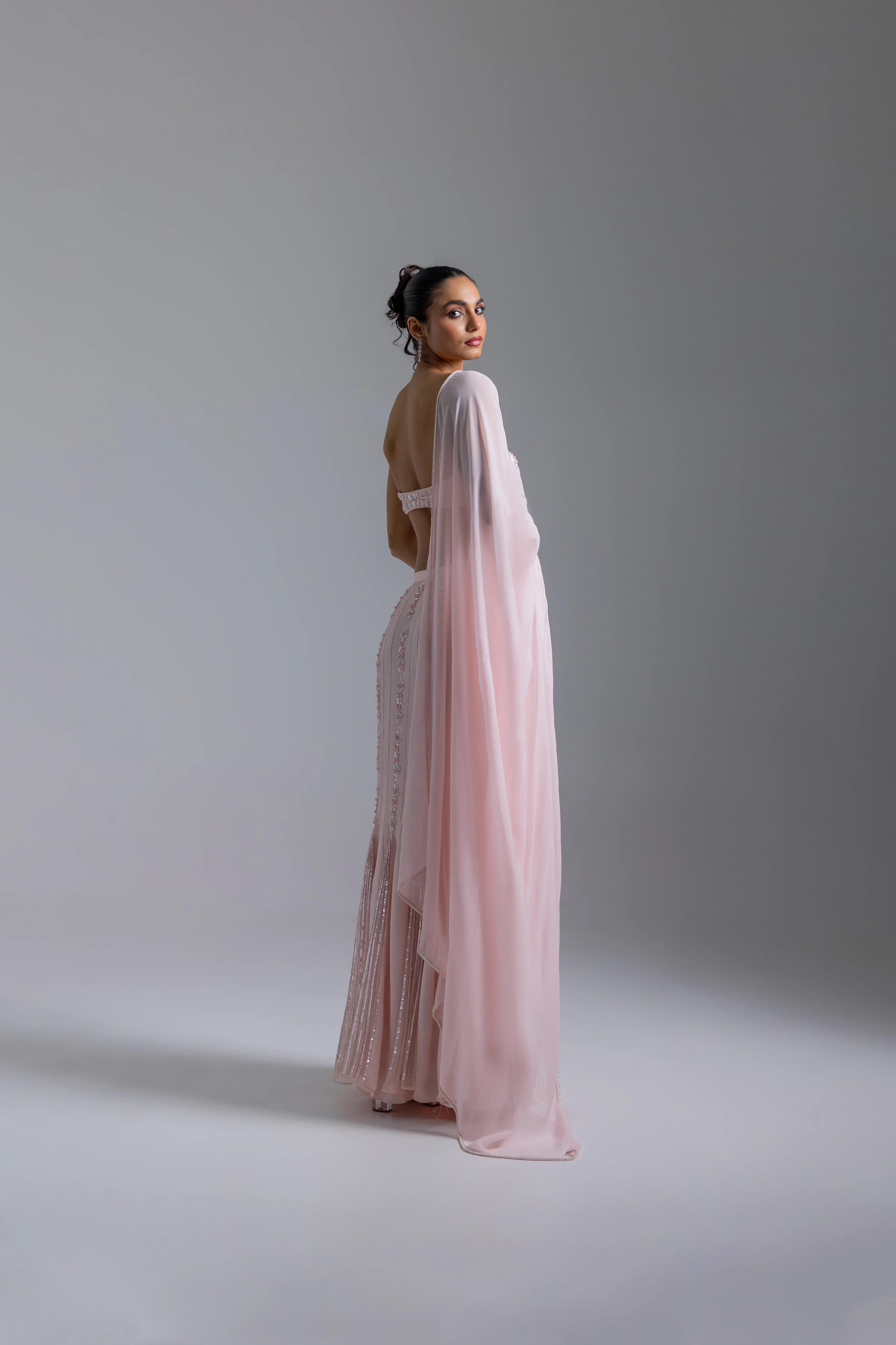 LOOK 01 - Image 6