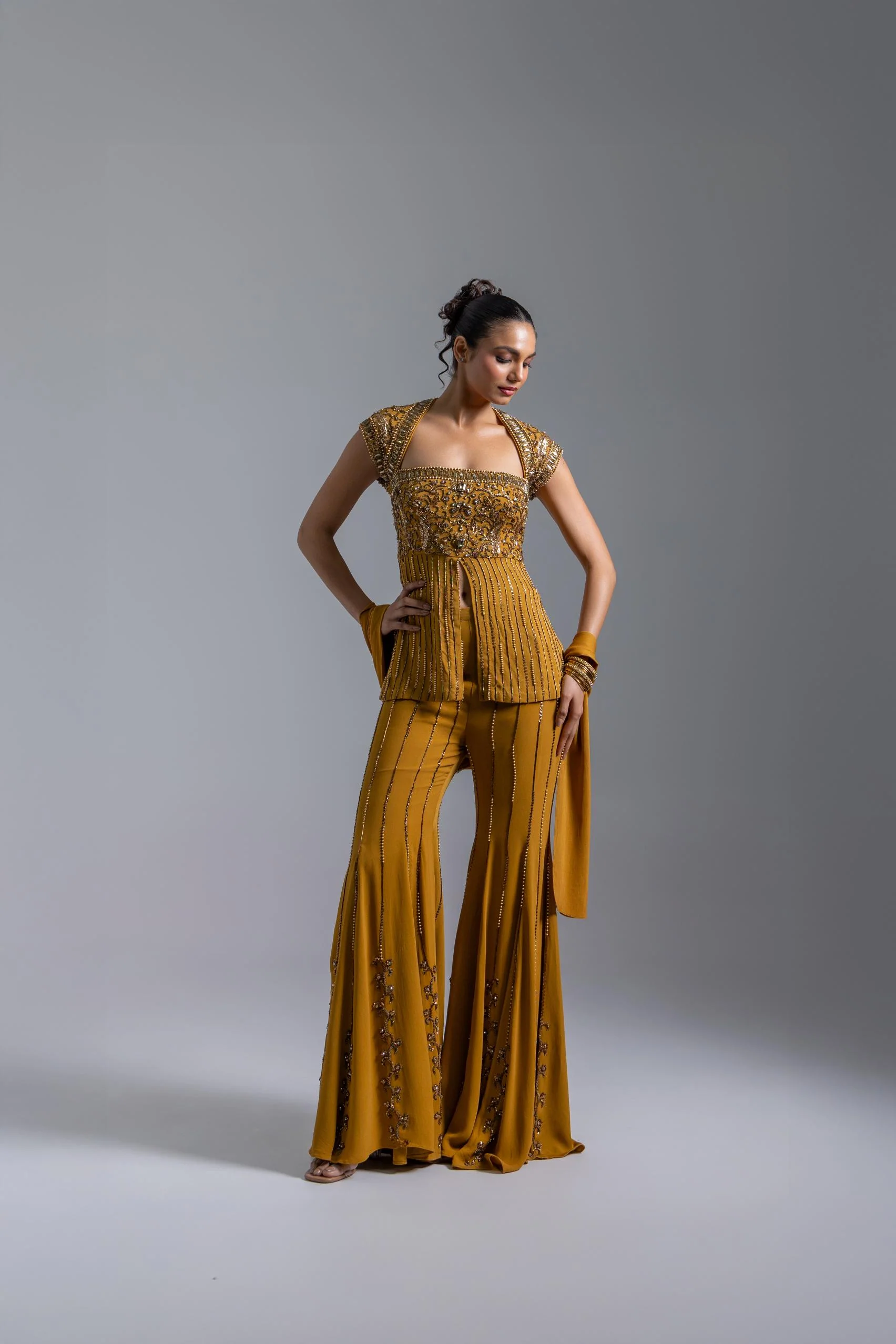LOOK 07 - Image 3