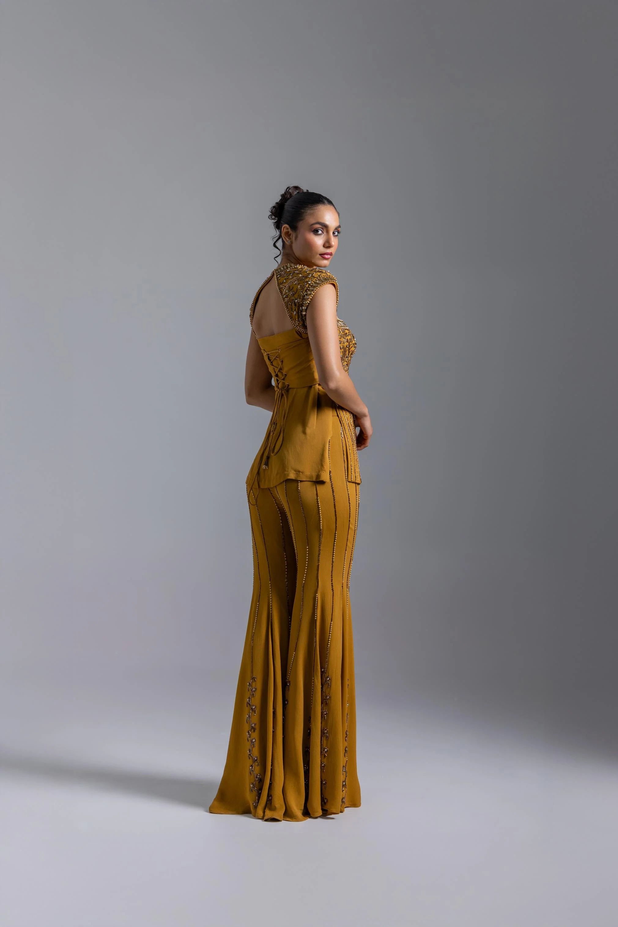 LOOK 07 - Image 5