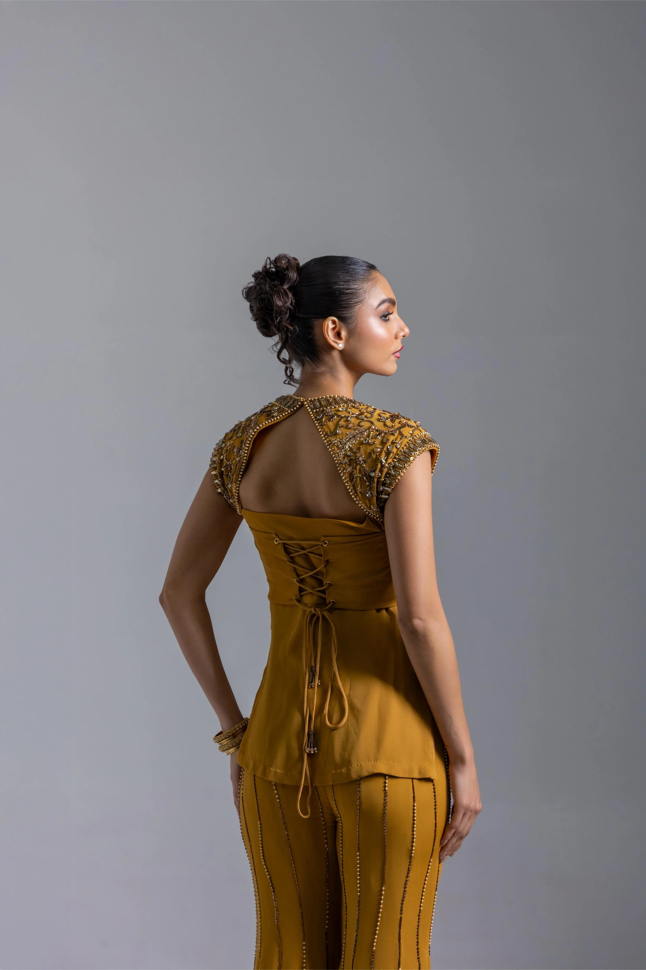 LOOK 07 - Image 6