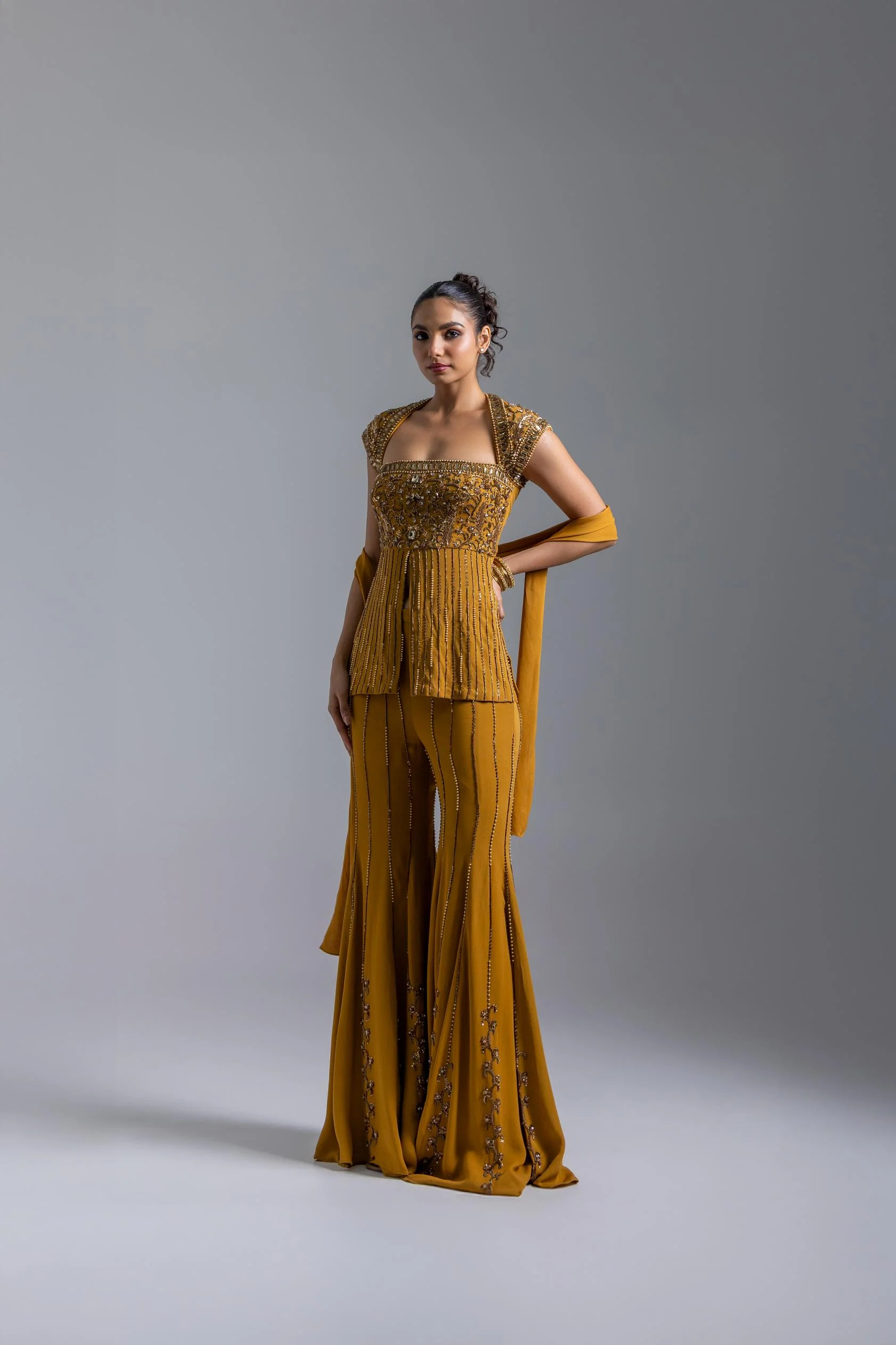 LOOK 07 - Image 7