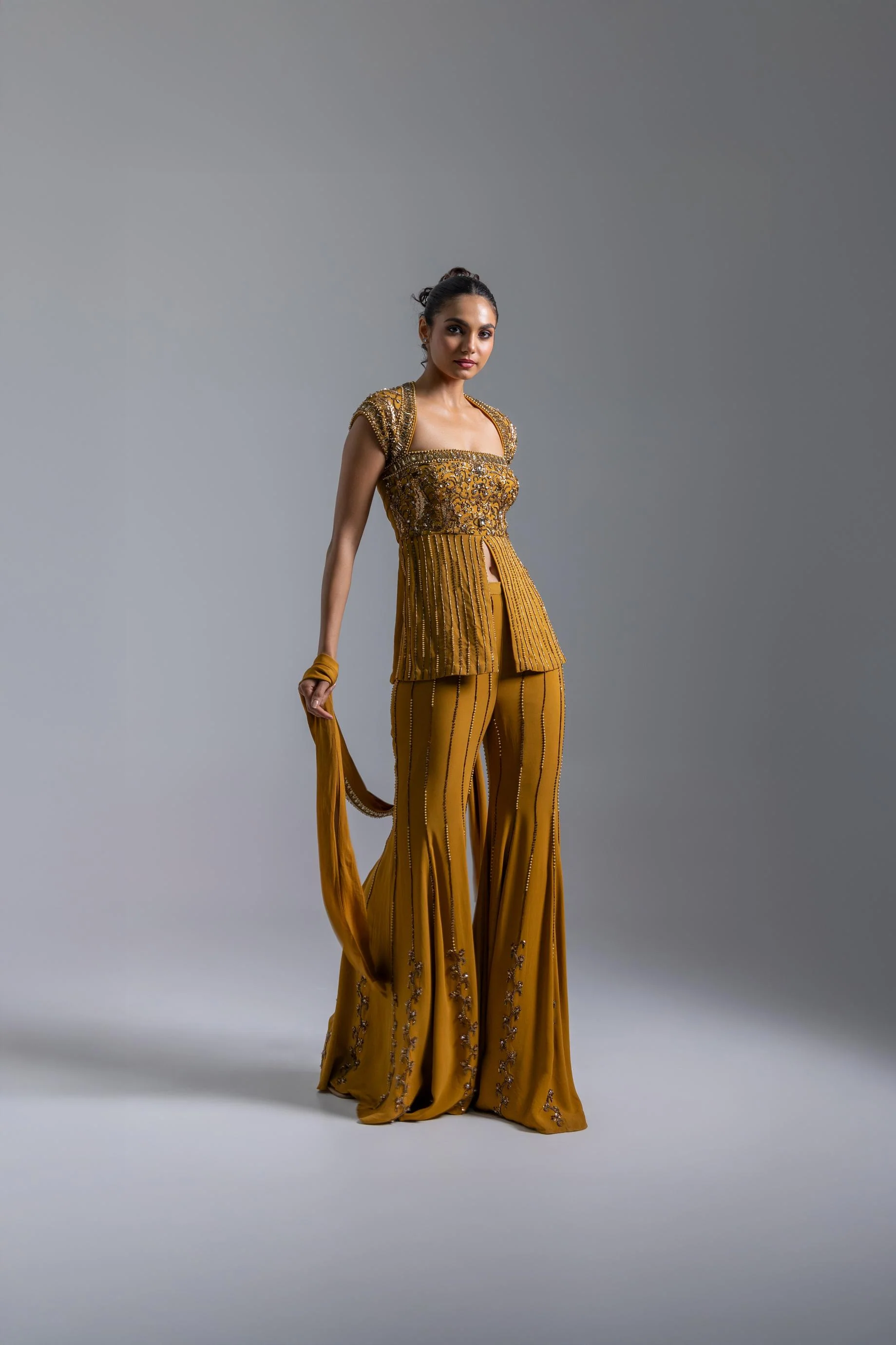 LOOK 07 - Image 8